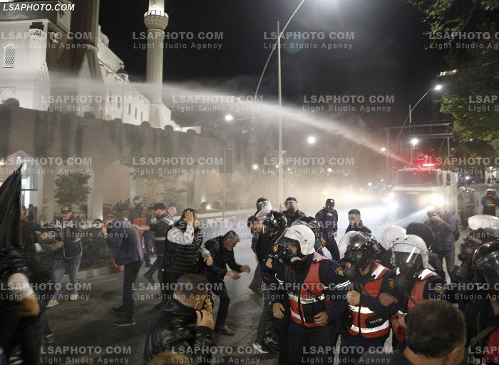 Proteste e PD para Kryeministrise