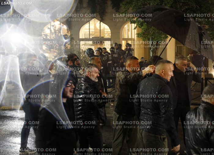 Proteste e PD para Kryeministrise