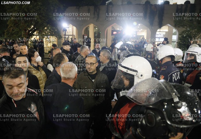 Proteste e PD para Kryeministrise