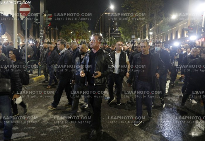 Proteste e PD para Kryeministrise