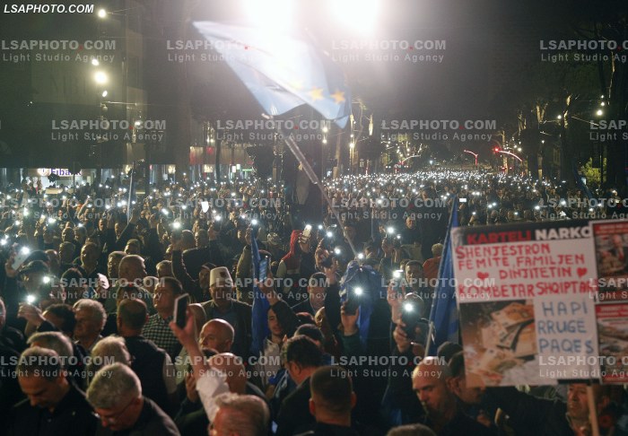 Proteste e PD para Kryeministrise