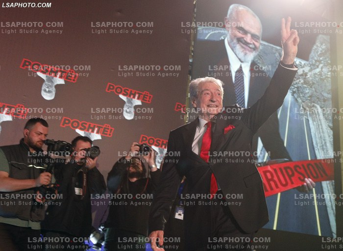 Proteste e PD para Kryeministrise