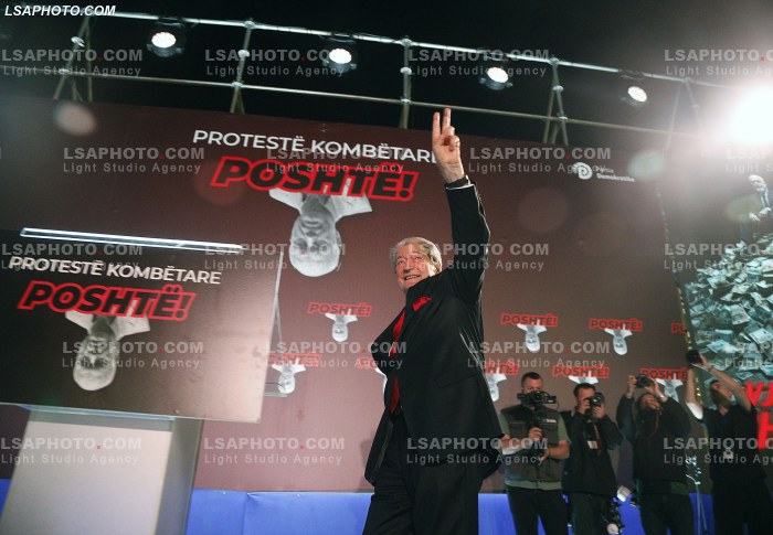 Proteste e PD para Kryeministrise