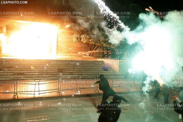 Proteste e PD para Kryeministrise