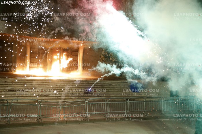 Proteste e PD para Kryeministrise