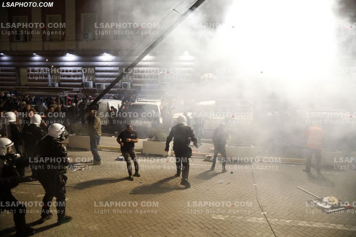Proteste e PD para Kryeministrise