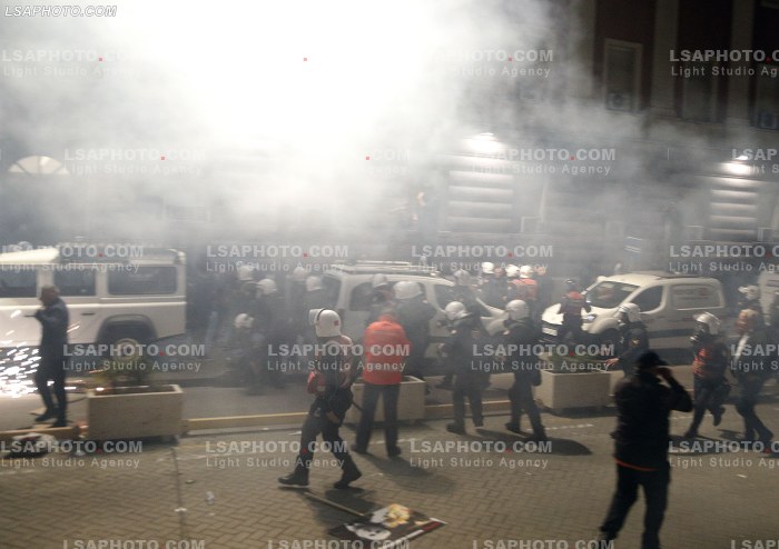 Proteste e PD para Kryeministrise