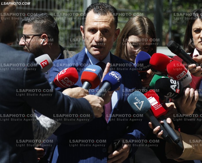Cakrani pas seances per Meten