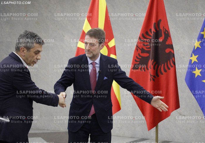 Konference e Ferit Hoxhes dhe Izet Mexhitit