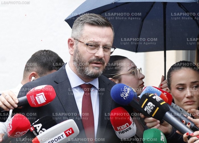 Ndreca pas Seances ne Gjykaten Administrative