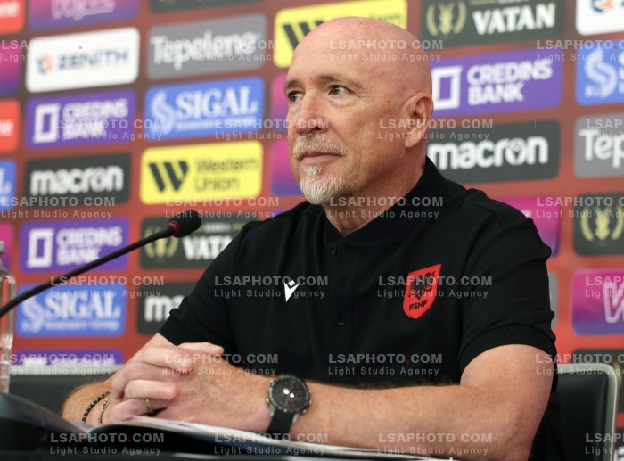 Trajneri i Kombetares Rolando Maran ne Konference Shtypi