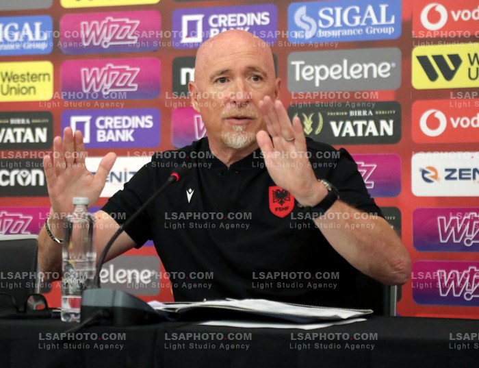 Trajneri i Kombetares Rolando Maran ne Konference Shtypi