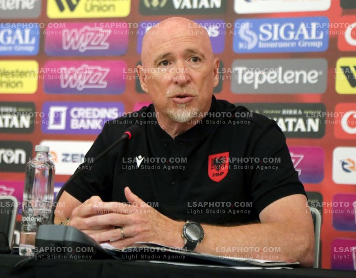 Trajneri i Kombetares Rolando Maran ne Konference Shtypi