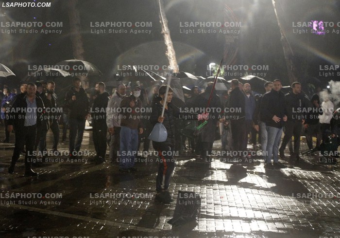 Proteste e Partise Demokratike para kryeministrise
