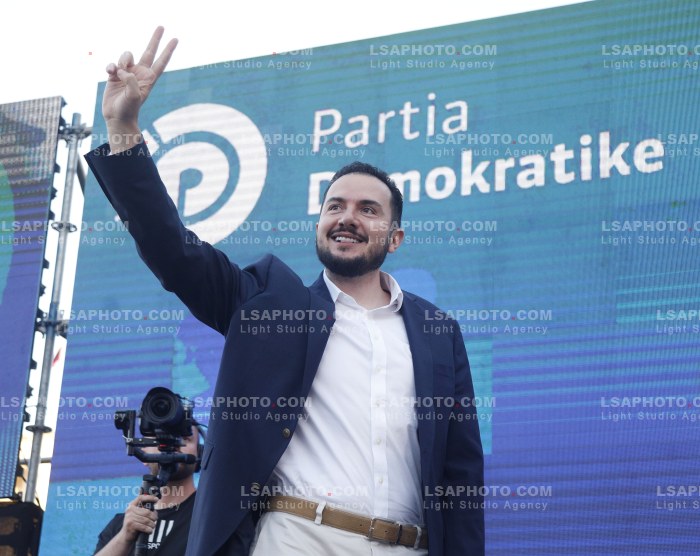 Takim i Salianji ne Tirane