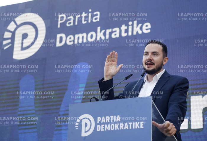 Takim i Salianji ne Tirane