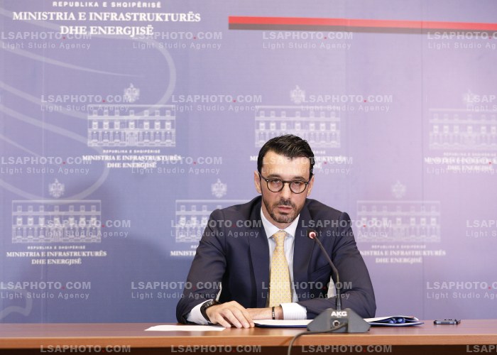 Enea Karakaci ne konference per shtyp