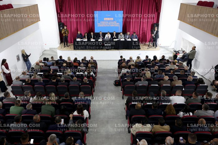 Takim i komisionit per reformen territoriale ne Diber