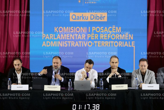Takim i komisionit per reformen territoriale ne Diber