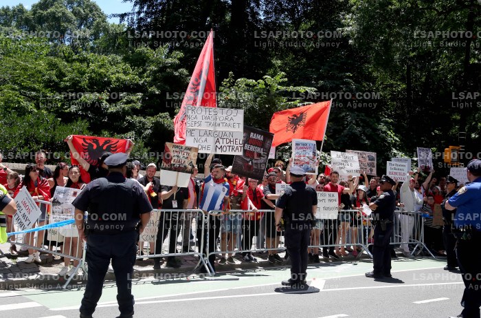 ALBANIANS IN USA SUPPORT PROTESTORS IN TIRANA