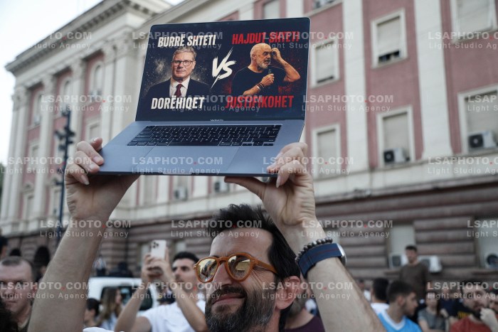 Protesta e Qytetareve para Kryeministrise ne Diten e 24