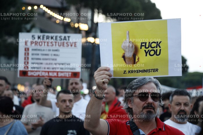 Protesta e Qytetareve para Kryeministrise ne Diten e 24