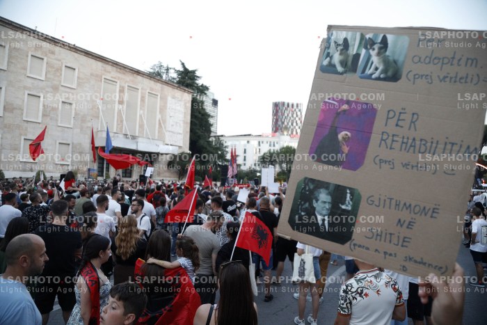 Protesta e Qytetareve para Kryeministrise ne Diten e 24