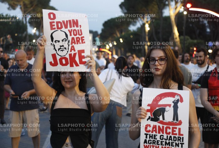 Protesta e Qytetareve para Kryeministrise ne Diten e 24