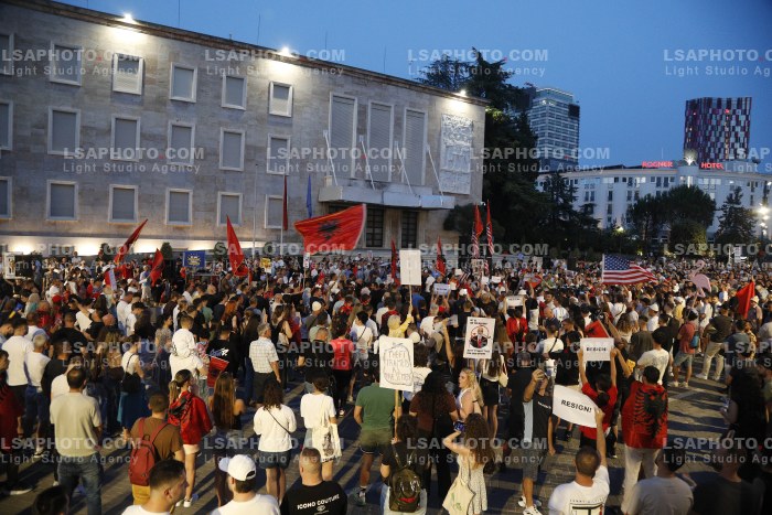 Protesta e Qytetareve para Kryeministrise ne Diten e 24