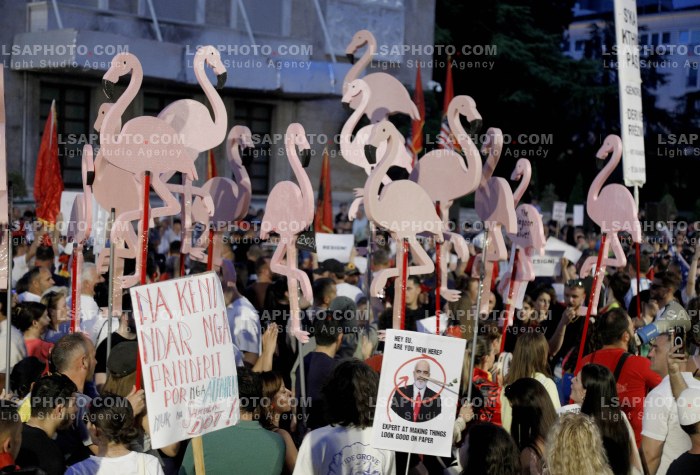 Protesta e Qytetareve para Kryeministrise ne Diten e 24
