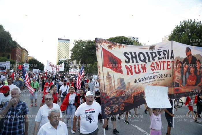 Protesta e Qytetareve para Kryeministrise ne Diten e 27