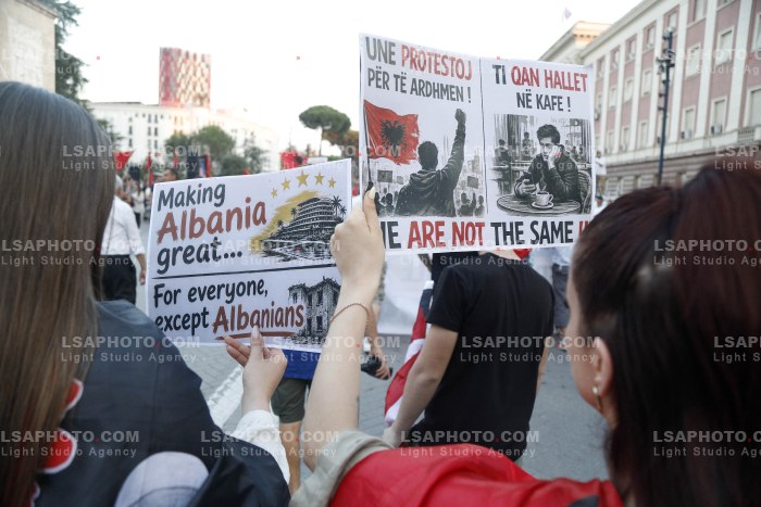 Protesta e Qytetareve para Kryeministrise ne Diten e 27