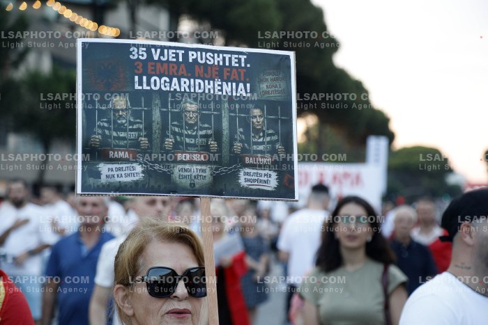Protesta e Qytetareve para Kryeministrise ne Diten e 27