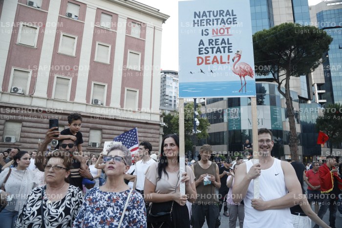 Protesta e Qytetareve para Kryeministrise ne Diten e 27