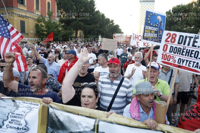 Protesta e Qytetareve para Kryeministrise ne Diten e 28