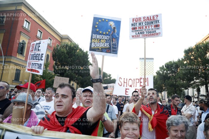 Protesta e Qytetareve para Kryeministrise ne Diten e 28