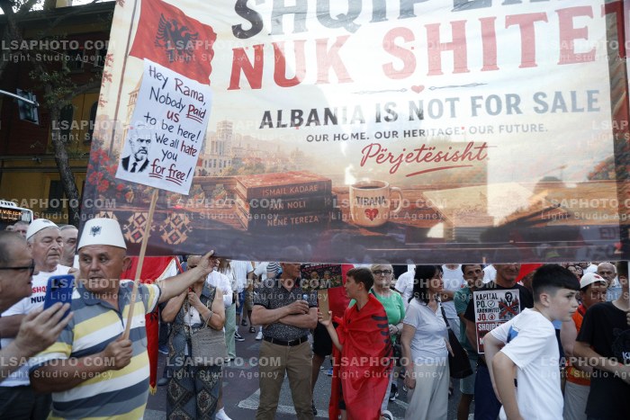Protesta e Qytetareve para Kryeministrise ne Diten e 28