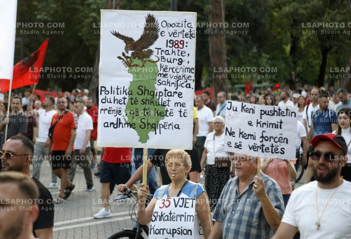 Protesta e Qytetareve para Kryeministrise ne Diten e 28