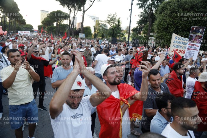 Protesta e Qytetareve para Kryeministrise ne Diten e 28