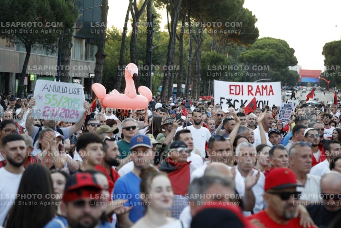 Protesta e Qytetareve para Kryeministrise ne Diten e 28