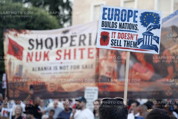 Protesta e Qytetareve para Kryeministrise ne Diten e 28