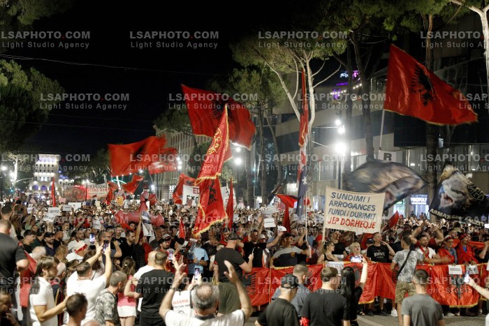 Protesta e Qytetareve para Kryeministrise ne Diten e 28