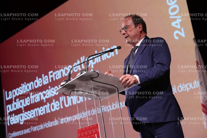 Francois Hollande ne Tirane