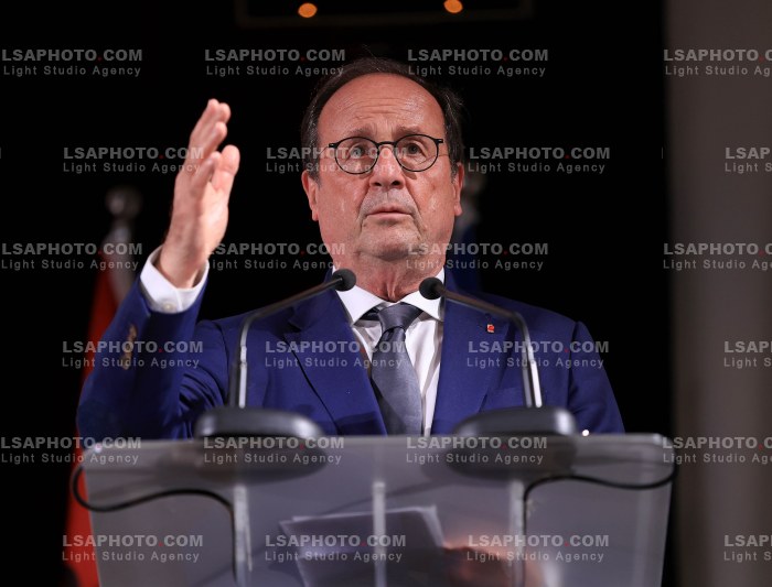 Francois Hollande ne Tirane