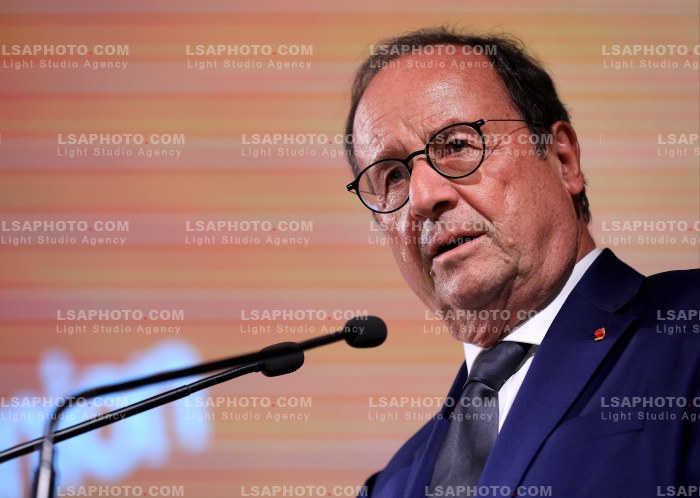 Francois Hollande ne Tirane