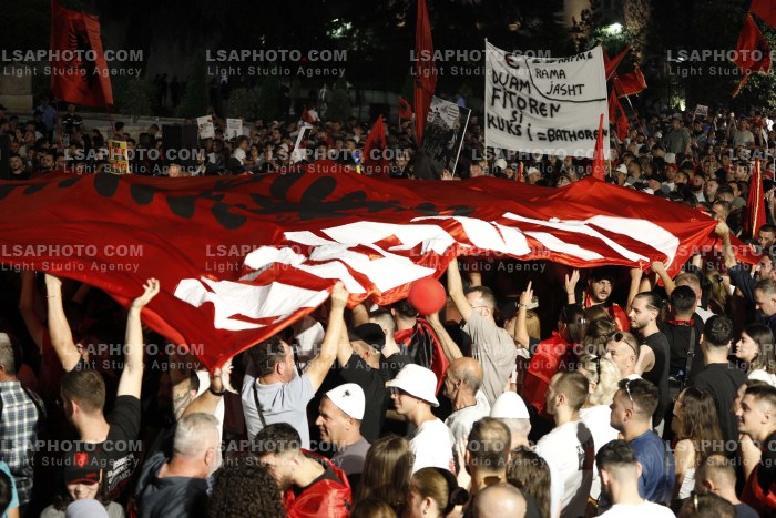 Protesta e Qytetareve para Kryeministrise ne Diten e 35