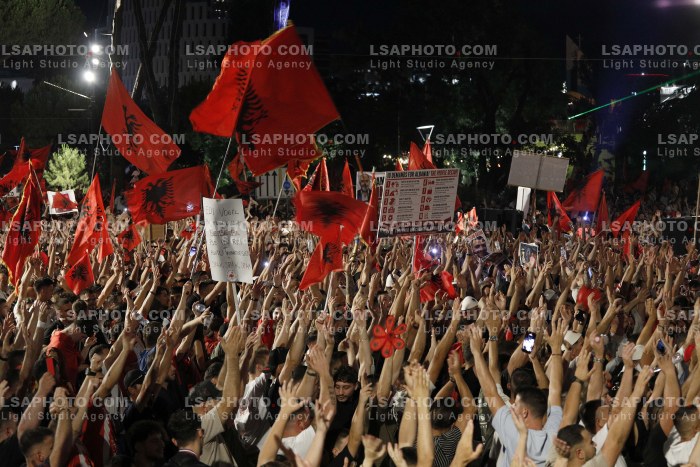 Protesta e Qytetareve para Kryeministrise ne Diten e 35