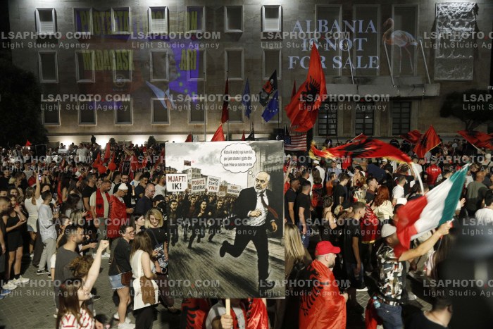 Protesta e Qytetareve para Kryeministrise ne Diten e 35
