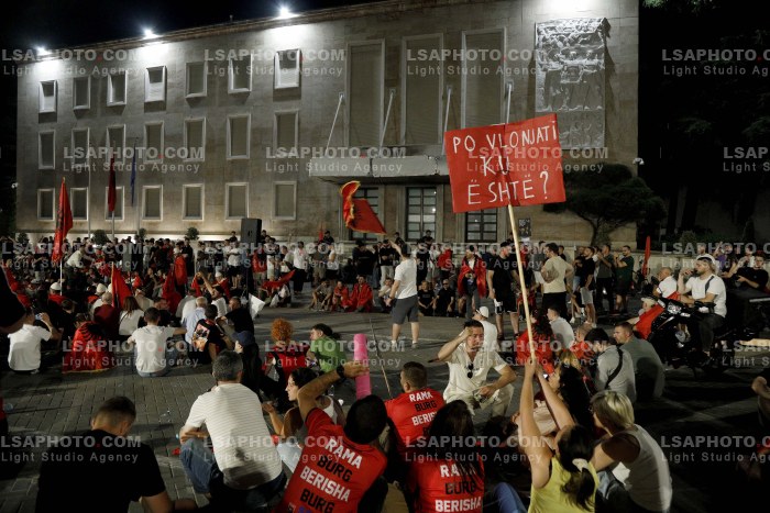 Protesta e Qytetareve para Kryeministrise ne Diten e 35