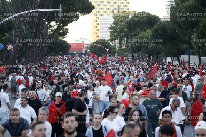 Protesta e Qytetareve para Kryeministrise ne Diten e 35